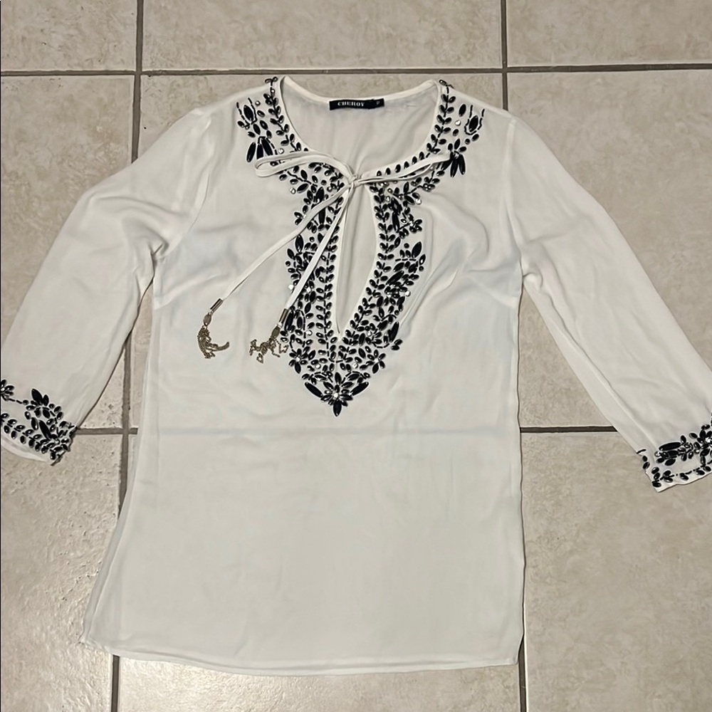 White and Black Embellished 3/4 Sleeve Tunic